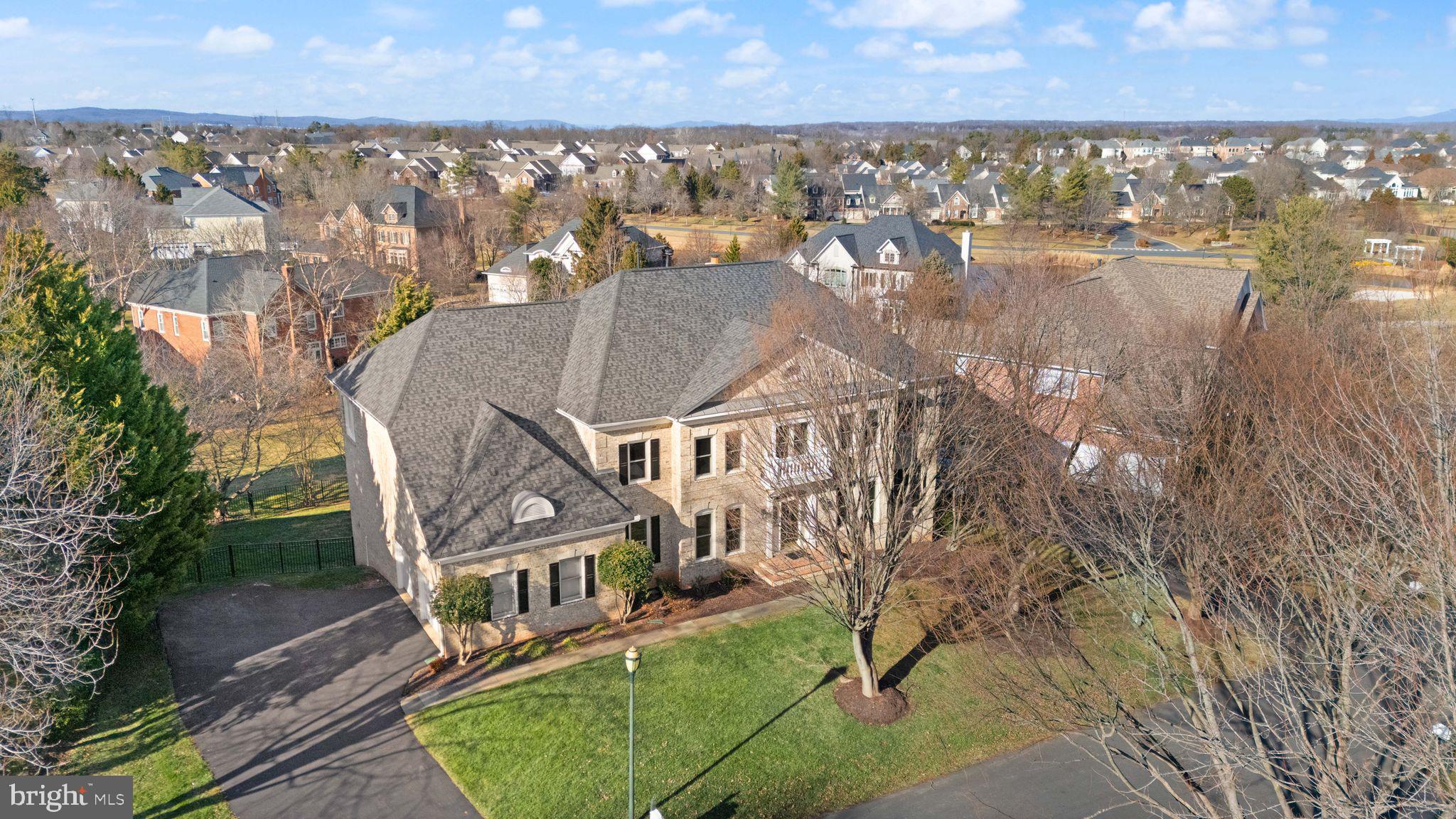 RIVER CREEK - Residential