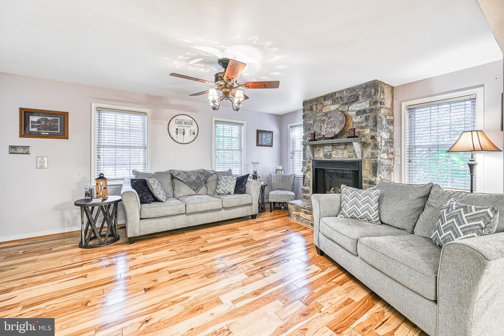 TALL PINES - Residential