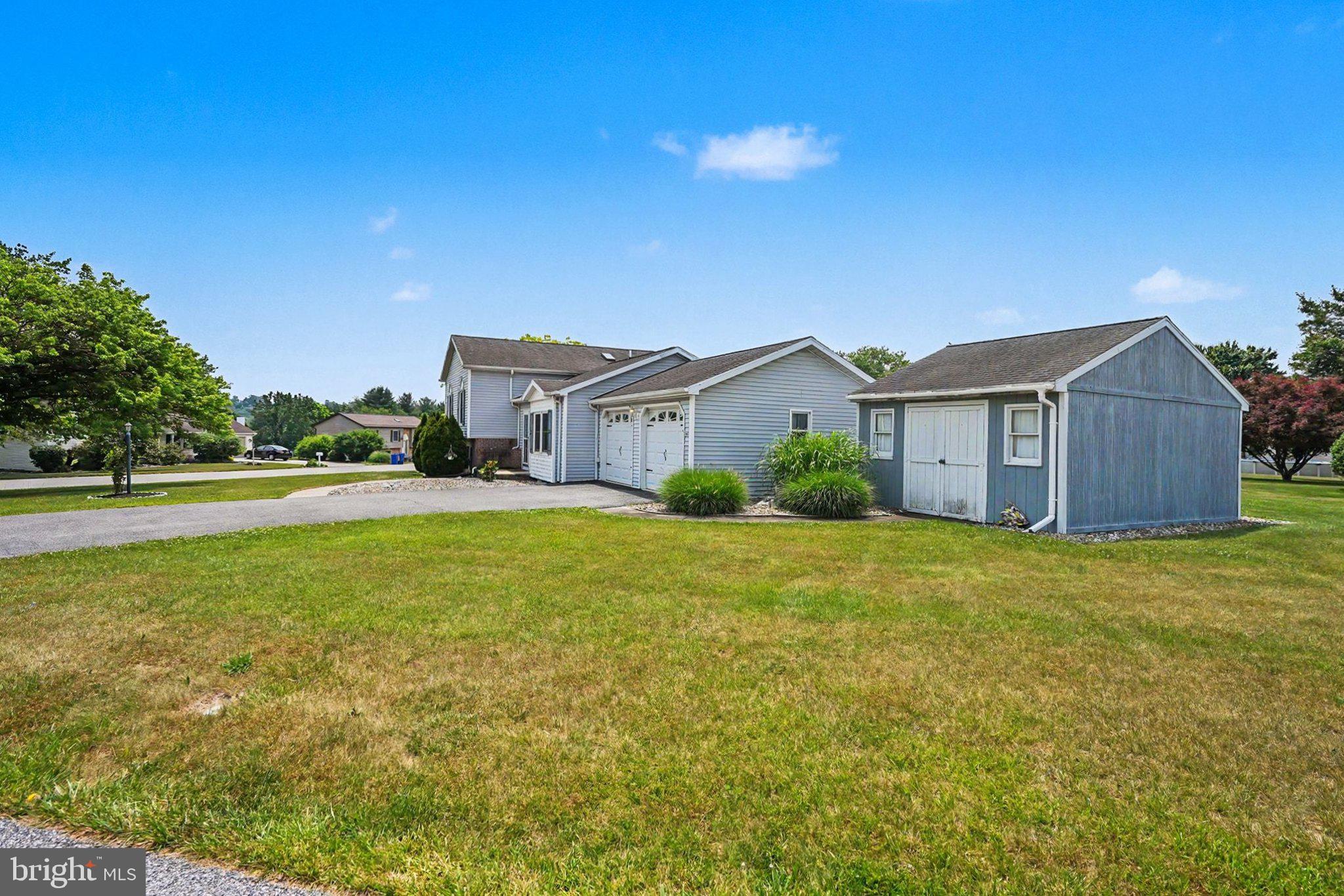 THE MEADOWS - Residential