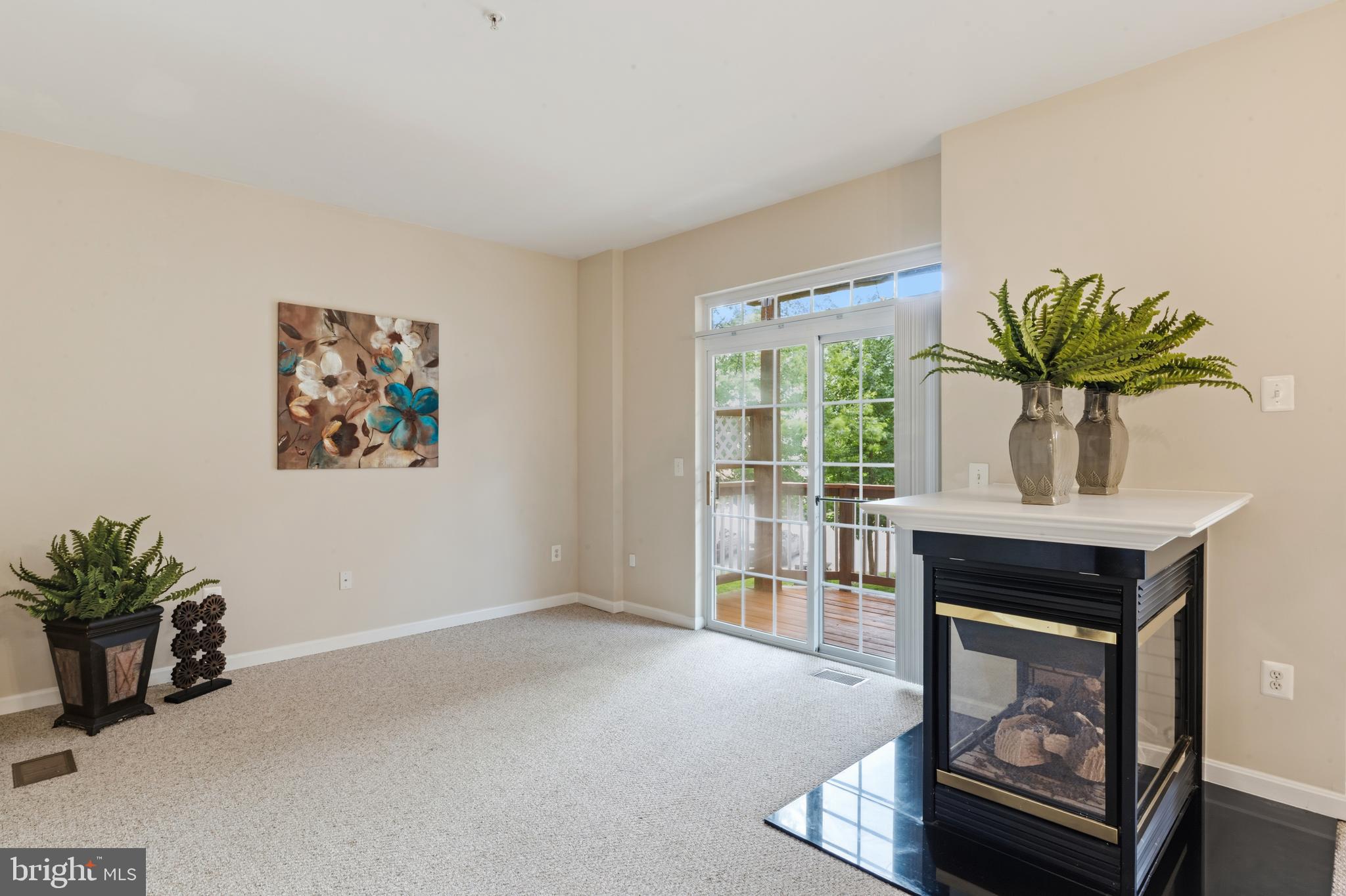 THE COMMONS ON WILLIAM SQUARE - Residential