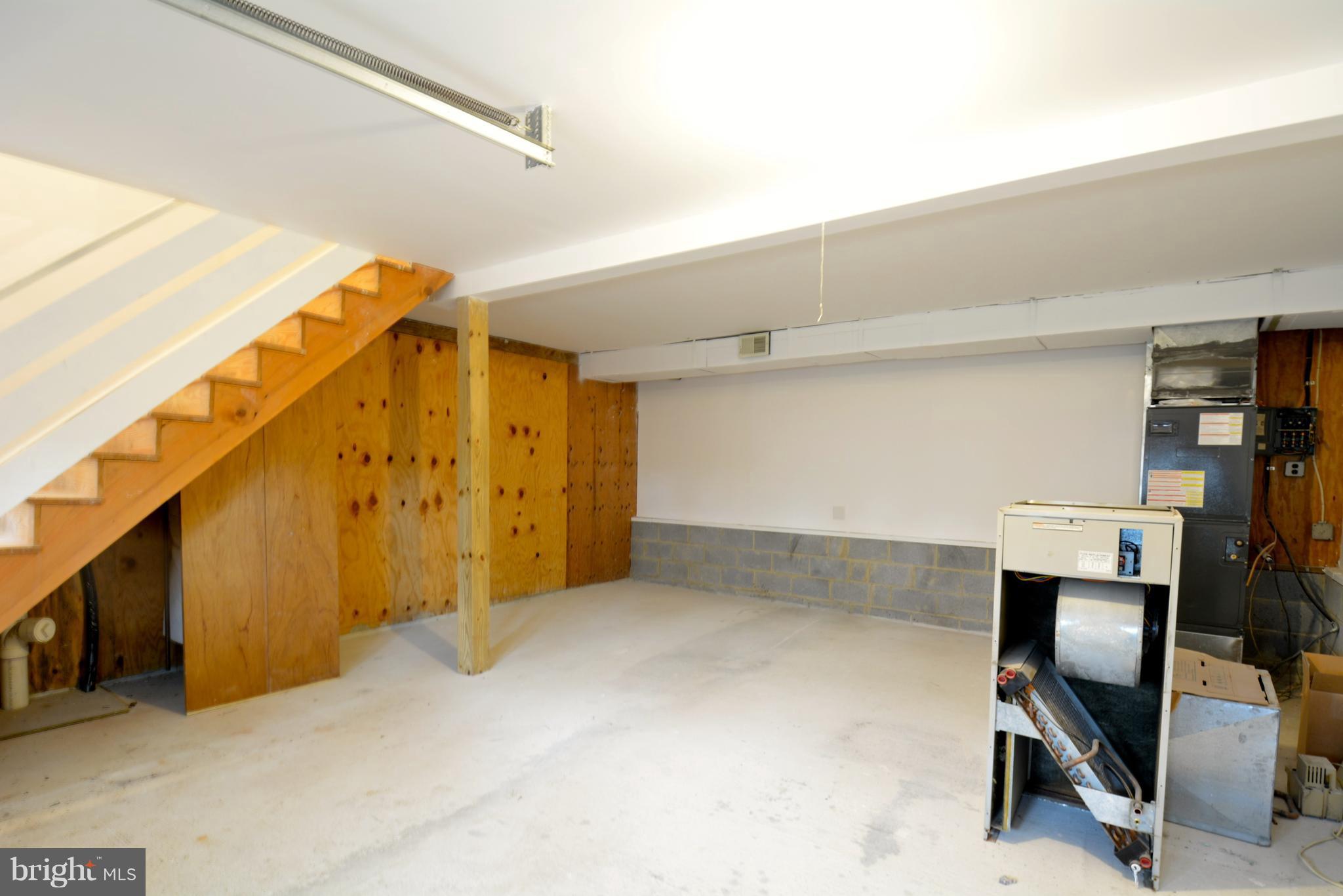 DAMASCUS OUTSIDE - Residential