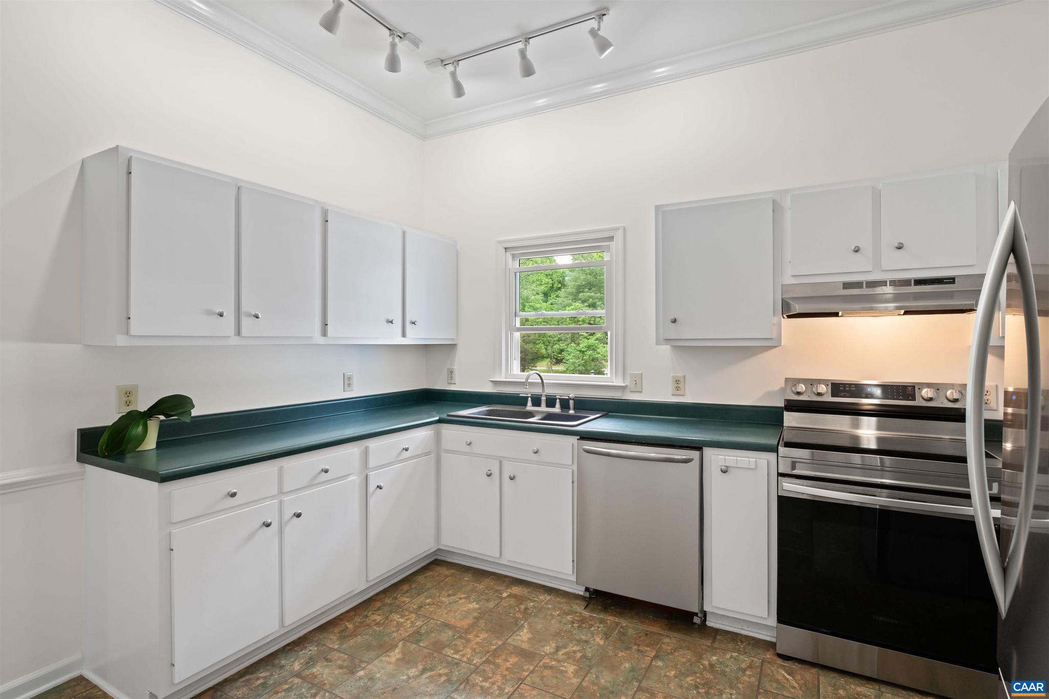 LEWIS HILLS - Residential