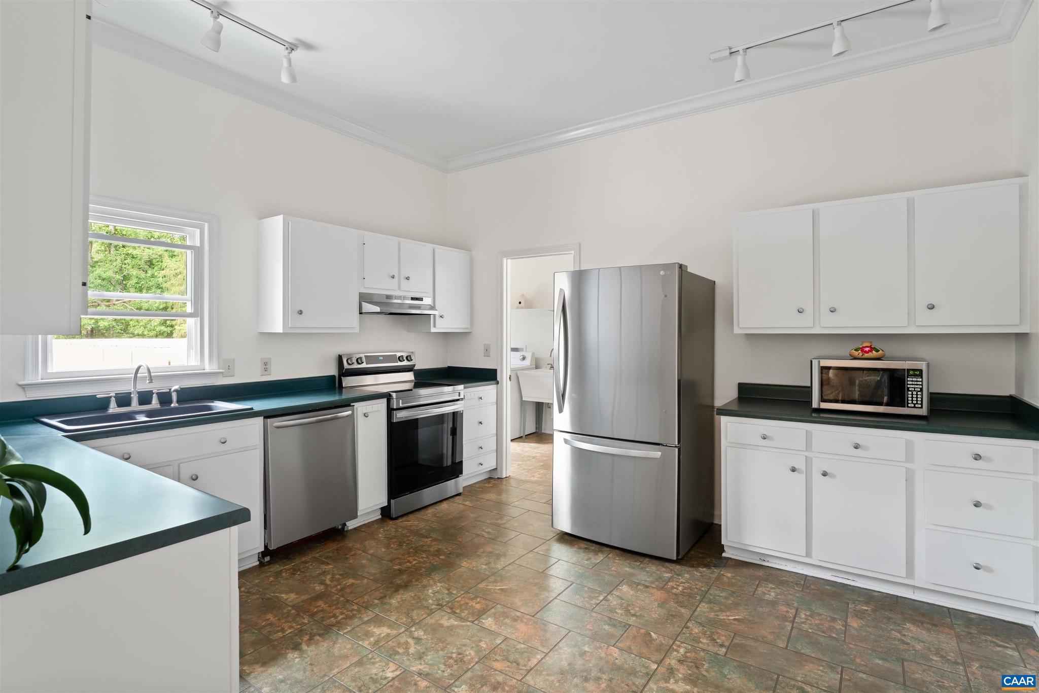 LEWIS HILLS - Residential