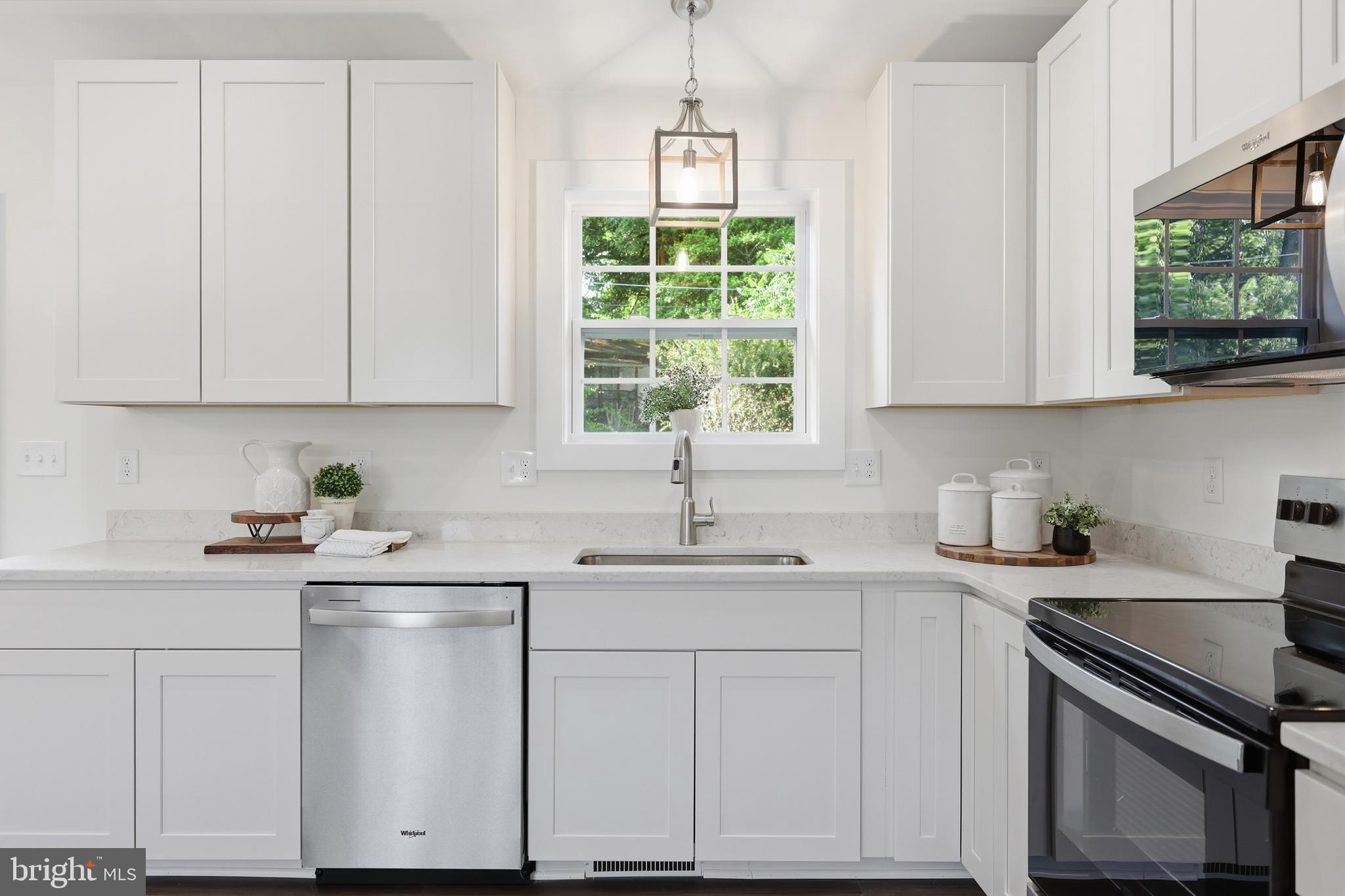 KEYES FERRY ACRES - Residential