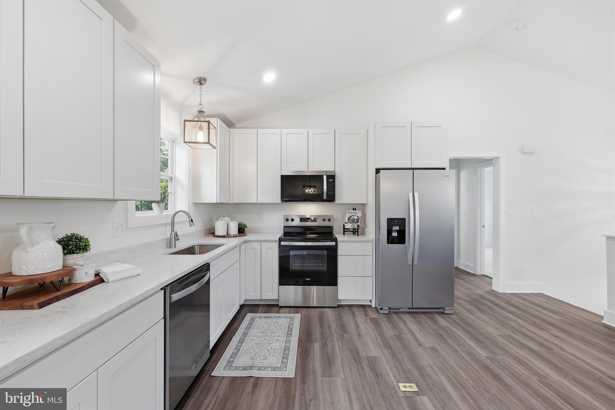 KEYES FERRY ACRES - Residential