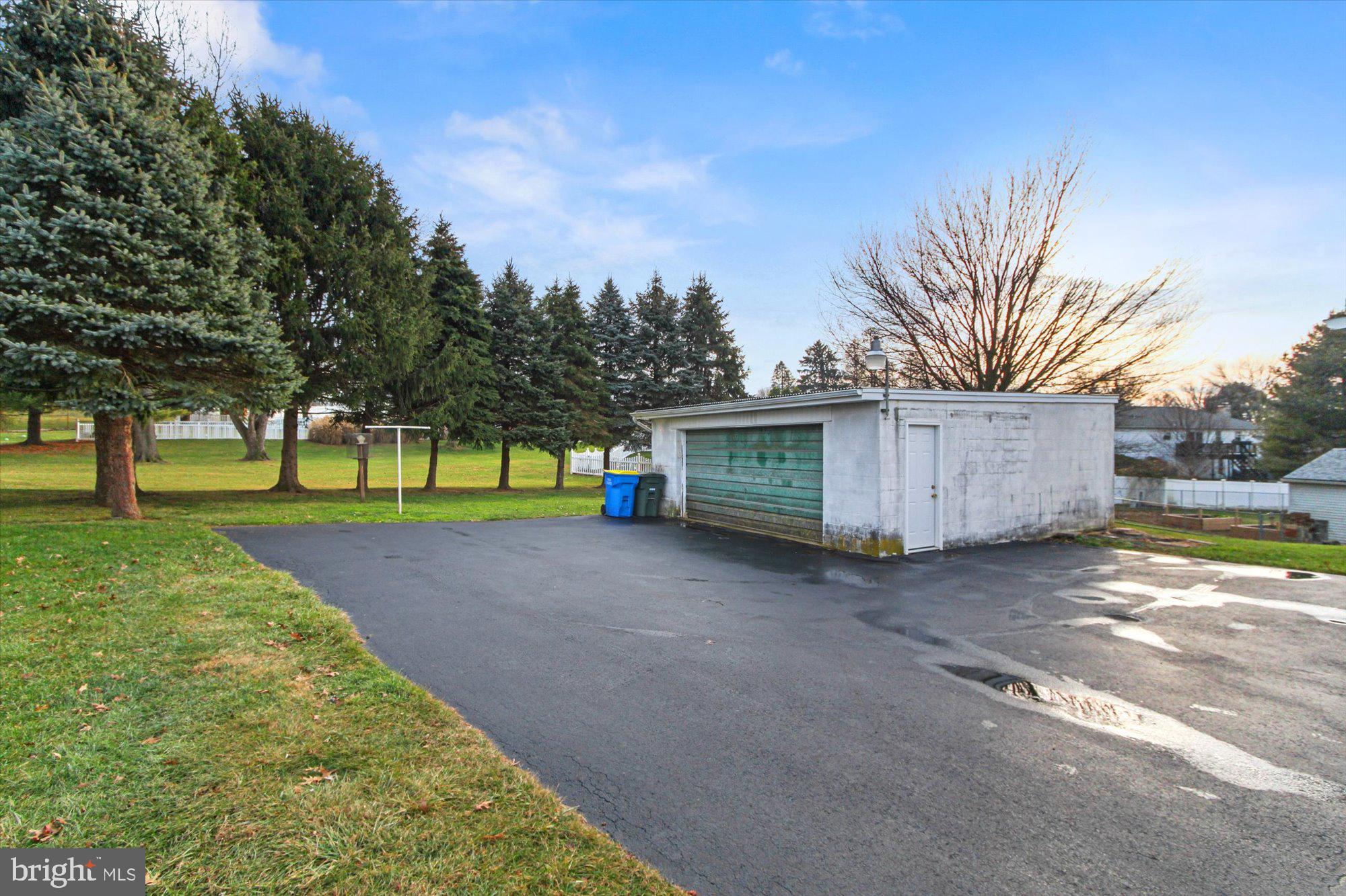 YORK TWP - Residential