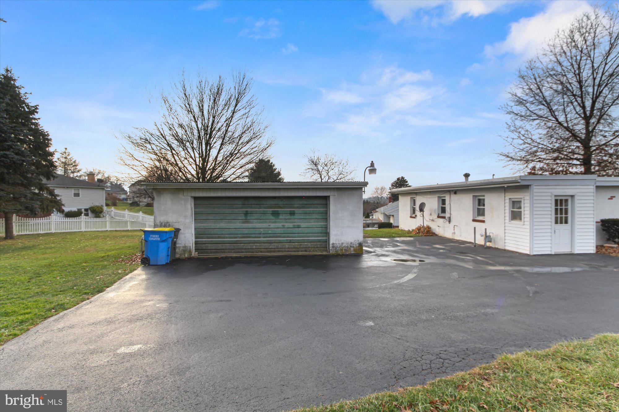 YORK TWP - Residential