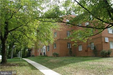 PARKSIDE CONDOMINIUMS - Residential Lease