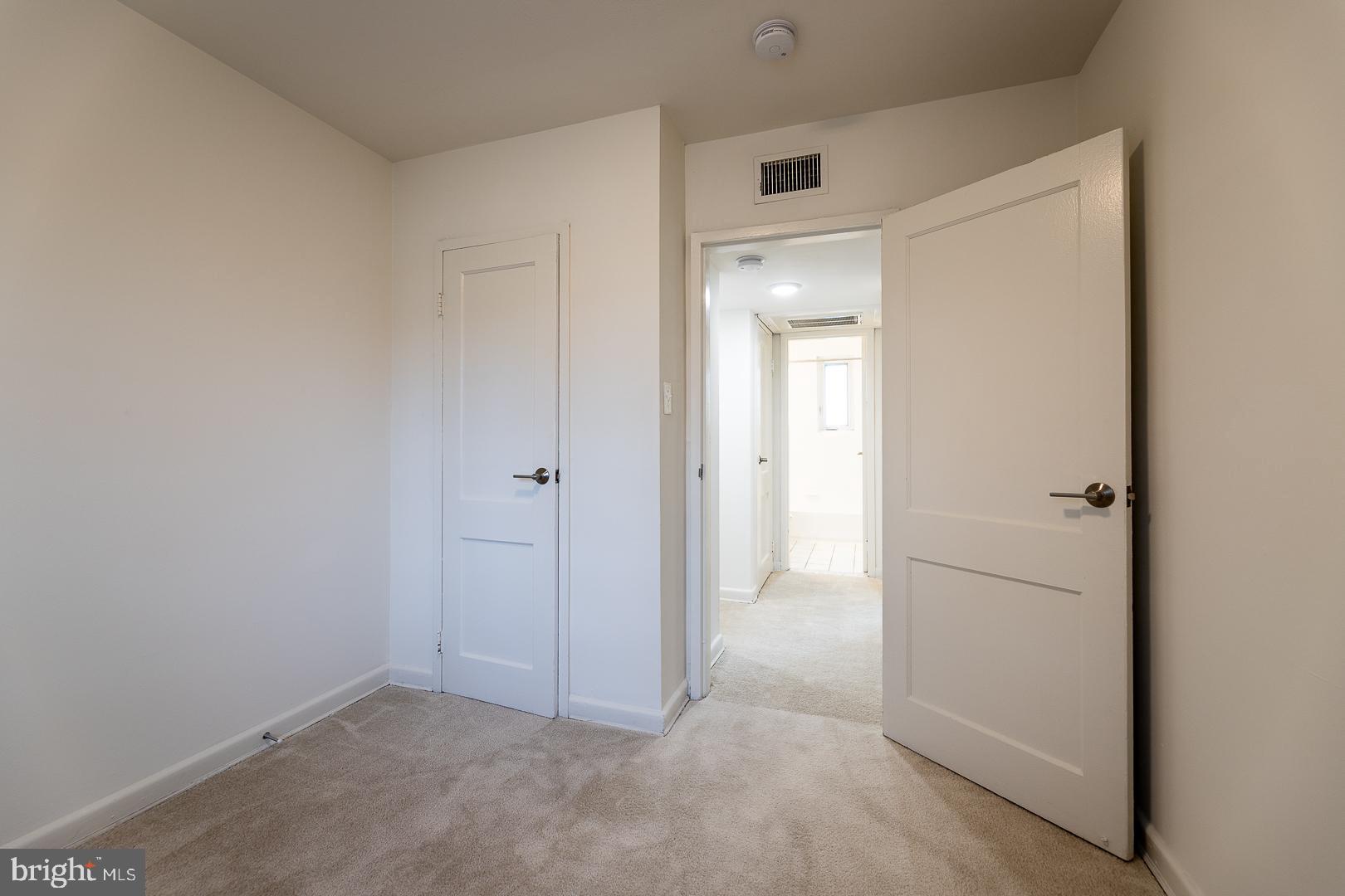 PARKSIDE CONDOMINIUMS - Residential Lease