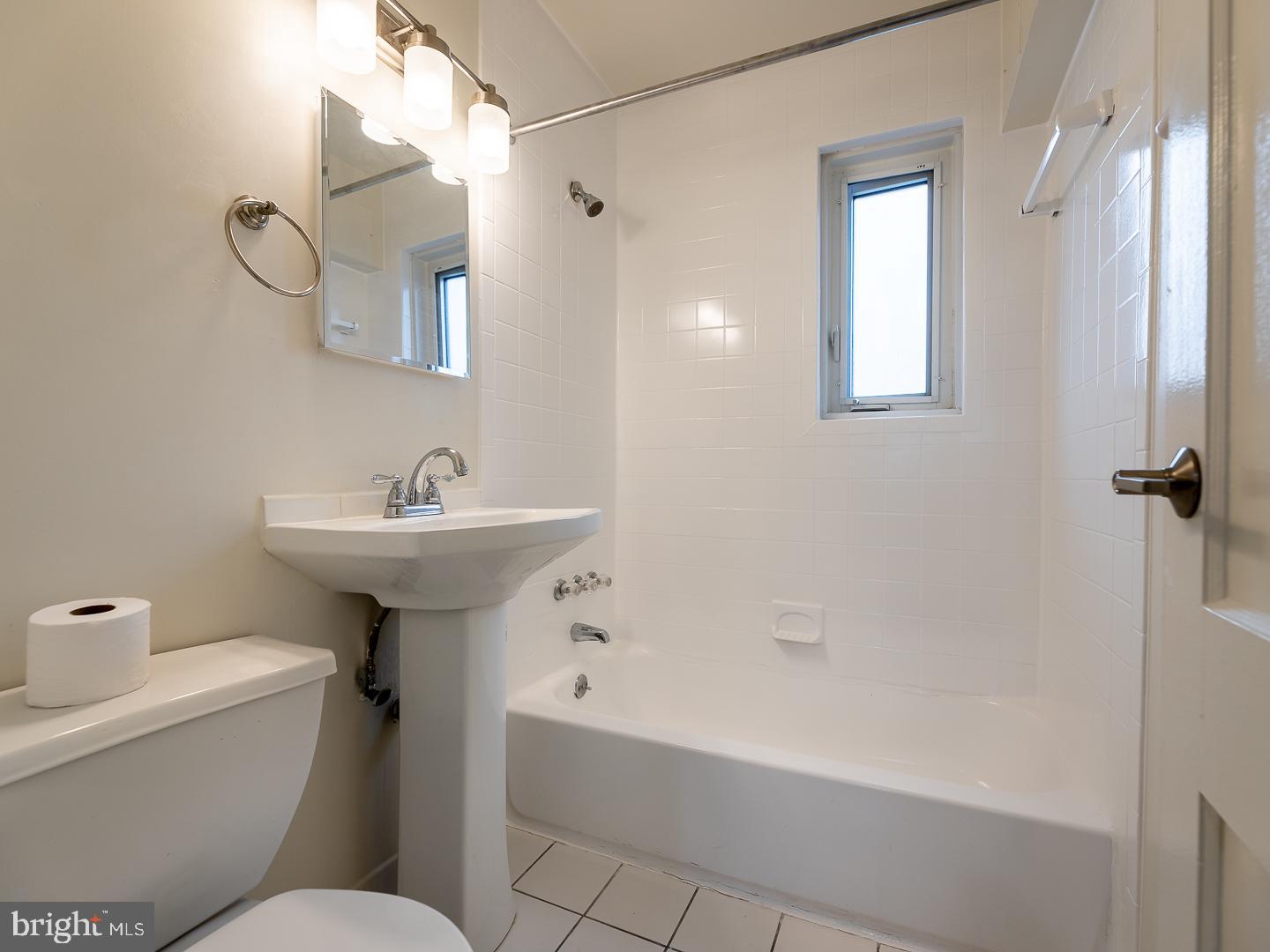 PARKSIDE CONDOMINIUMS - Residential Lease