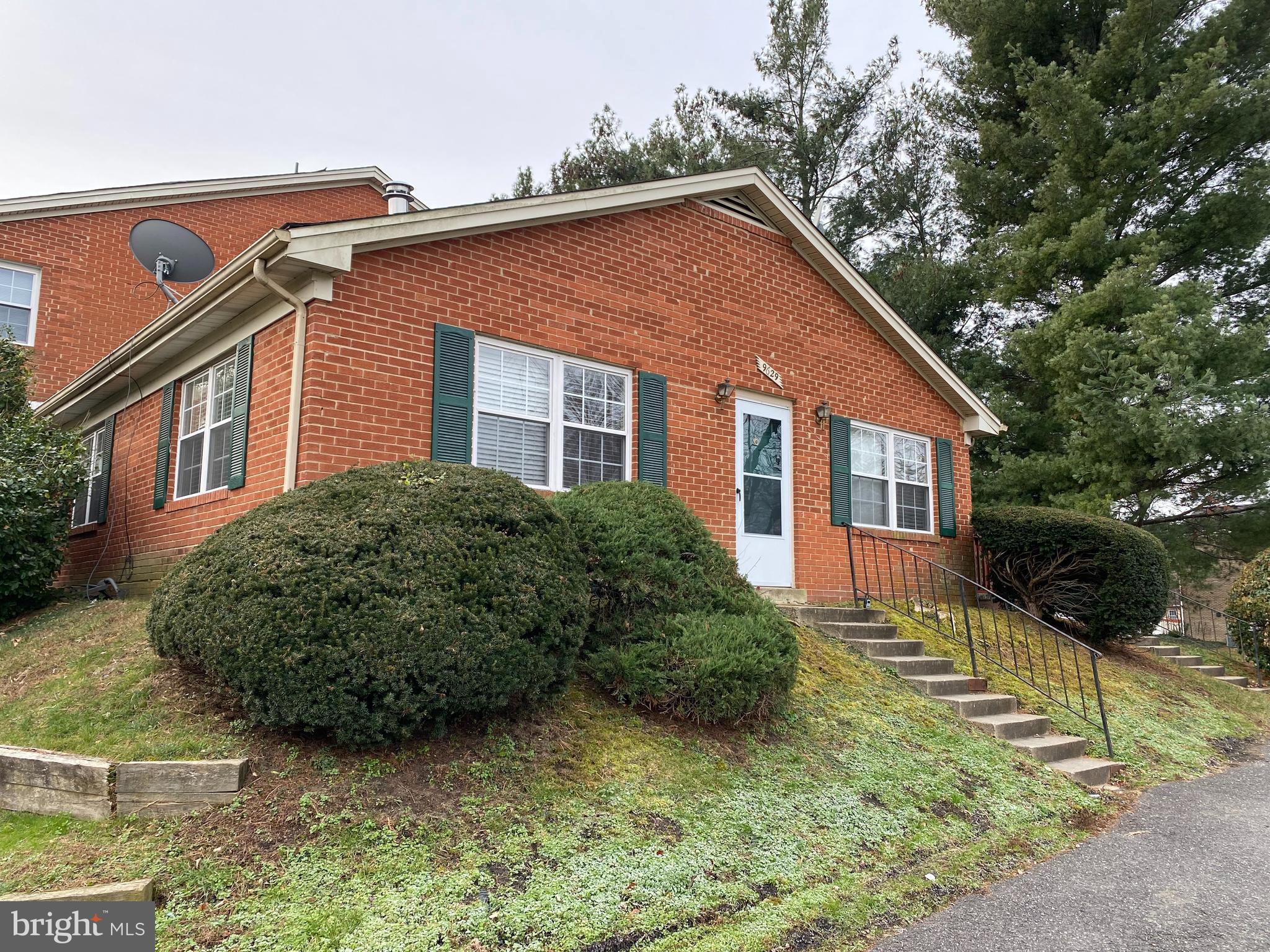 This spacious one level end unit Townhouse/Condo has more space than the 2 level units.  With a private deck with a view of the park-like common area, 2 large bedrooms, this unit feels like a small single family rambler rather than a condo/townhouse. New washer/dryer. Great place to call home and very convenient location close to Route 95, Route 1, Fort Belvoir!  Available for immediate occupancy.
