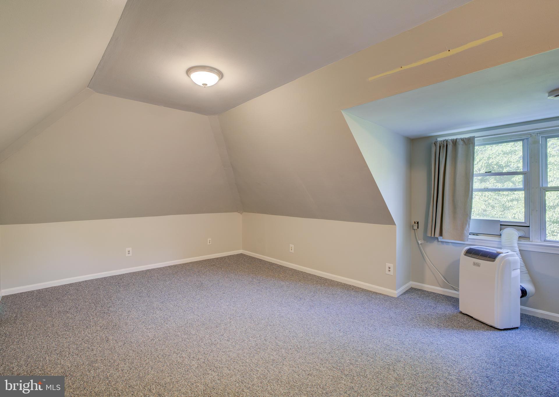 WOODSIDE PARK - Residential