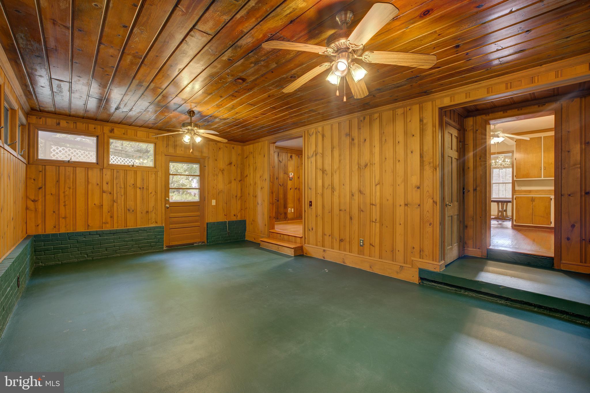 WOODSIDE PARK - Residential