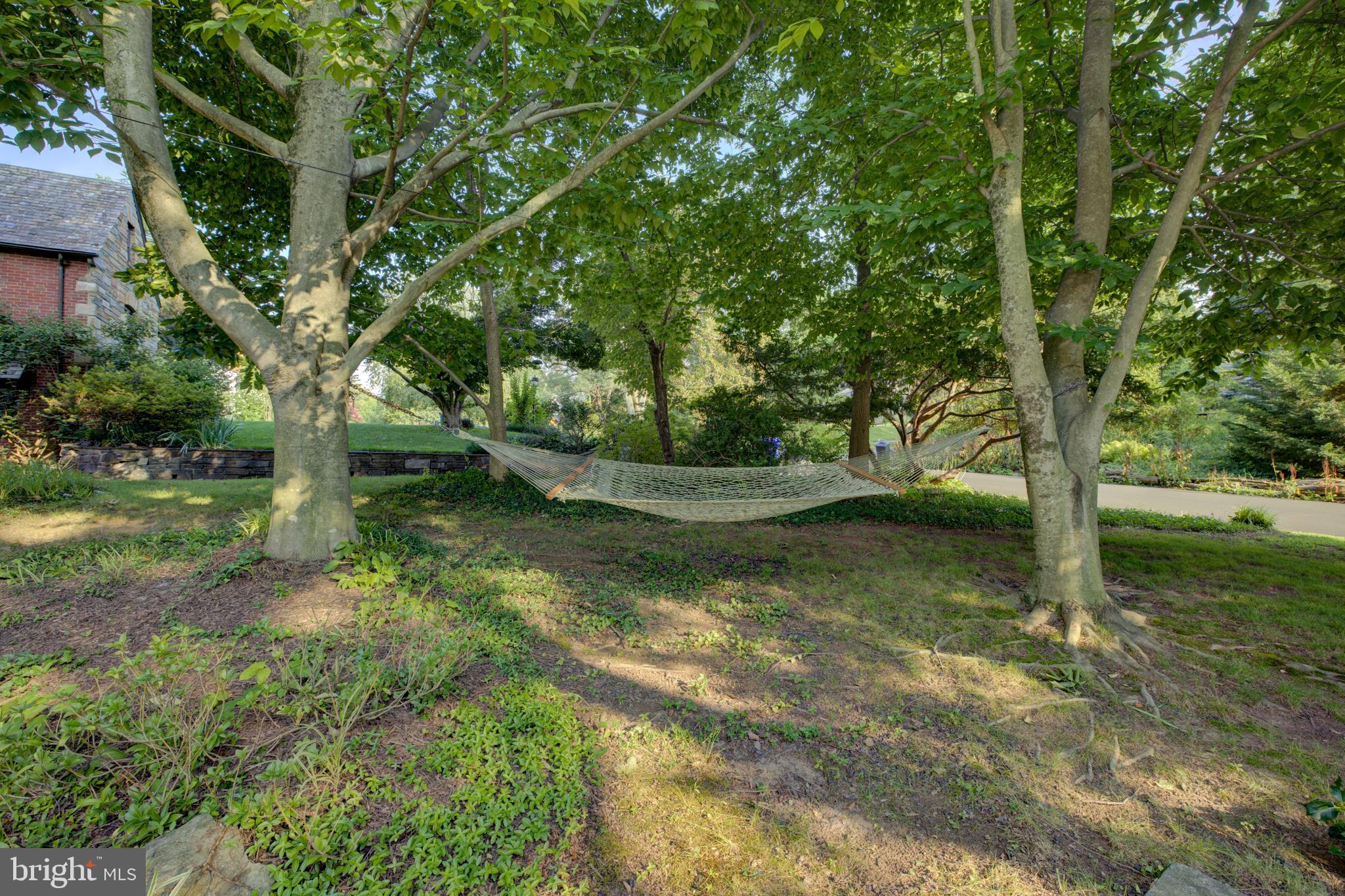WOODSIDE PARK - Residential