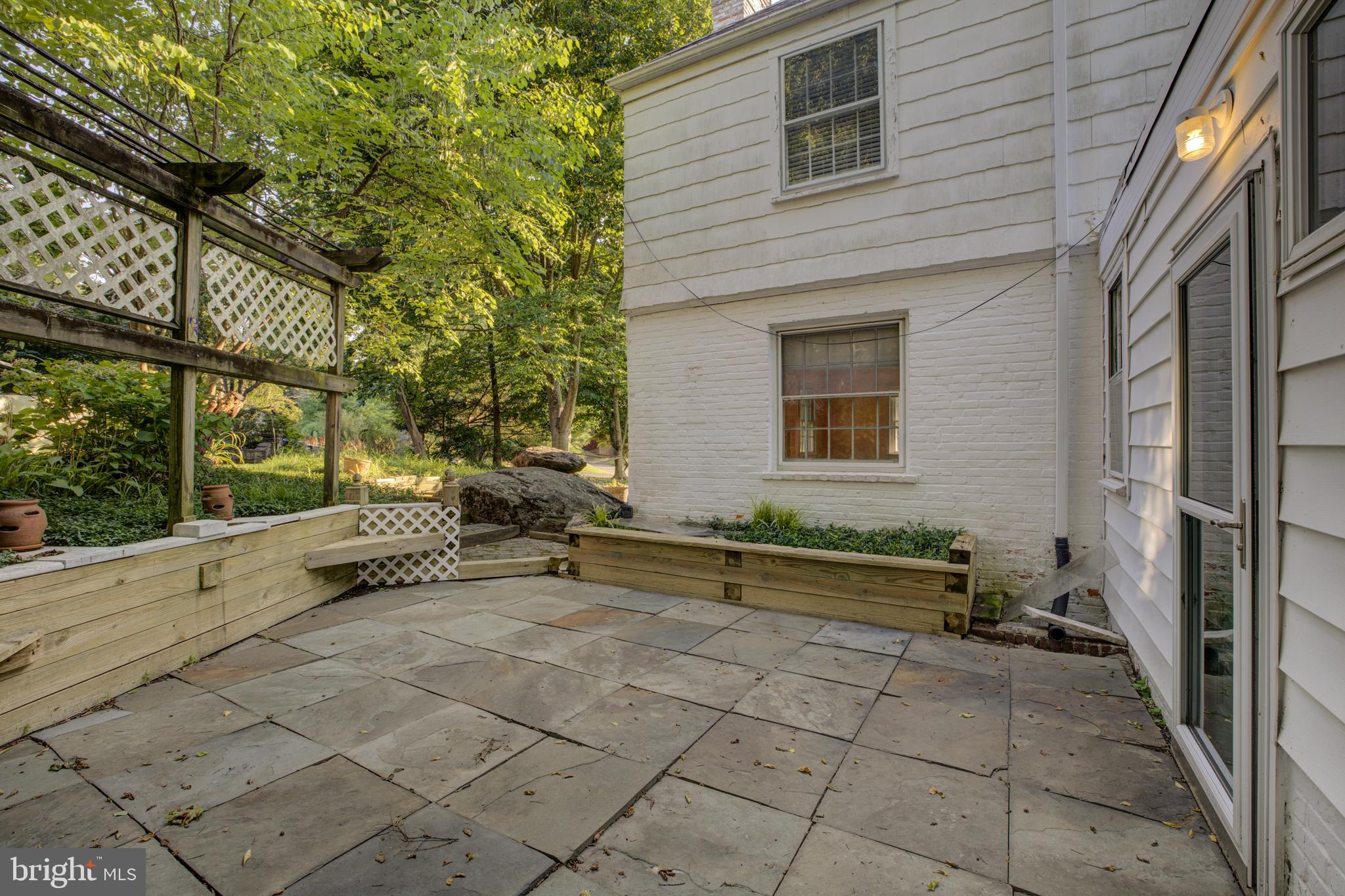 WOODSIDE PARK - Residential