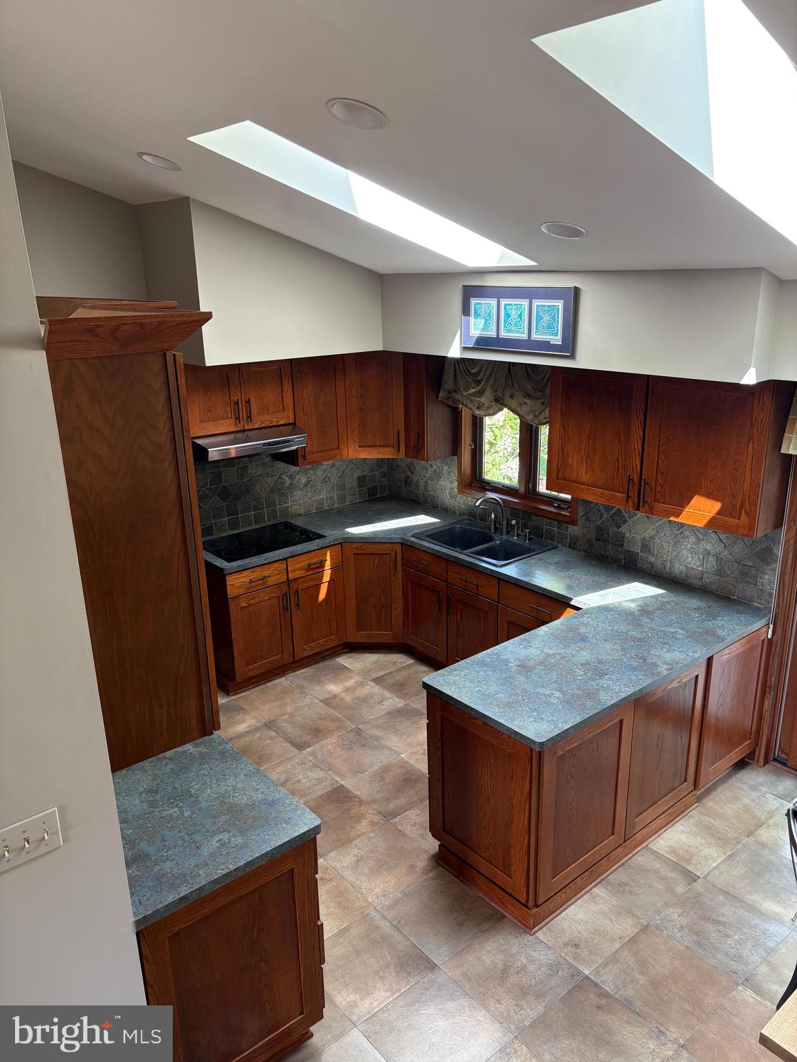 NORRISTOWN - Residential
