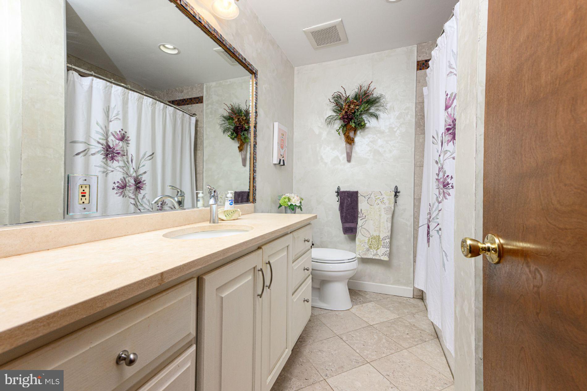 NORRISTOWN - Residential