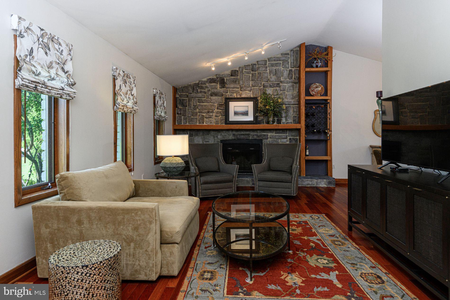 NORRISTOWN - Residential