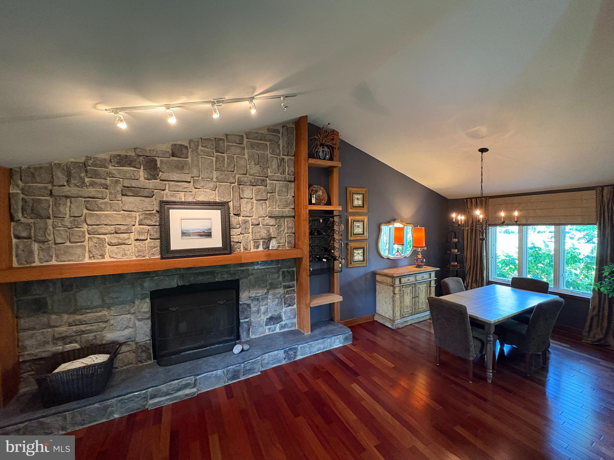 NORRISTOWN - Residential