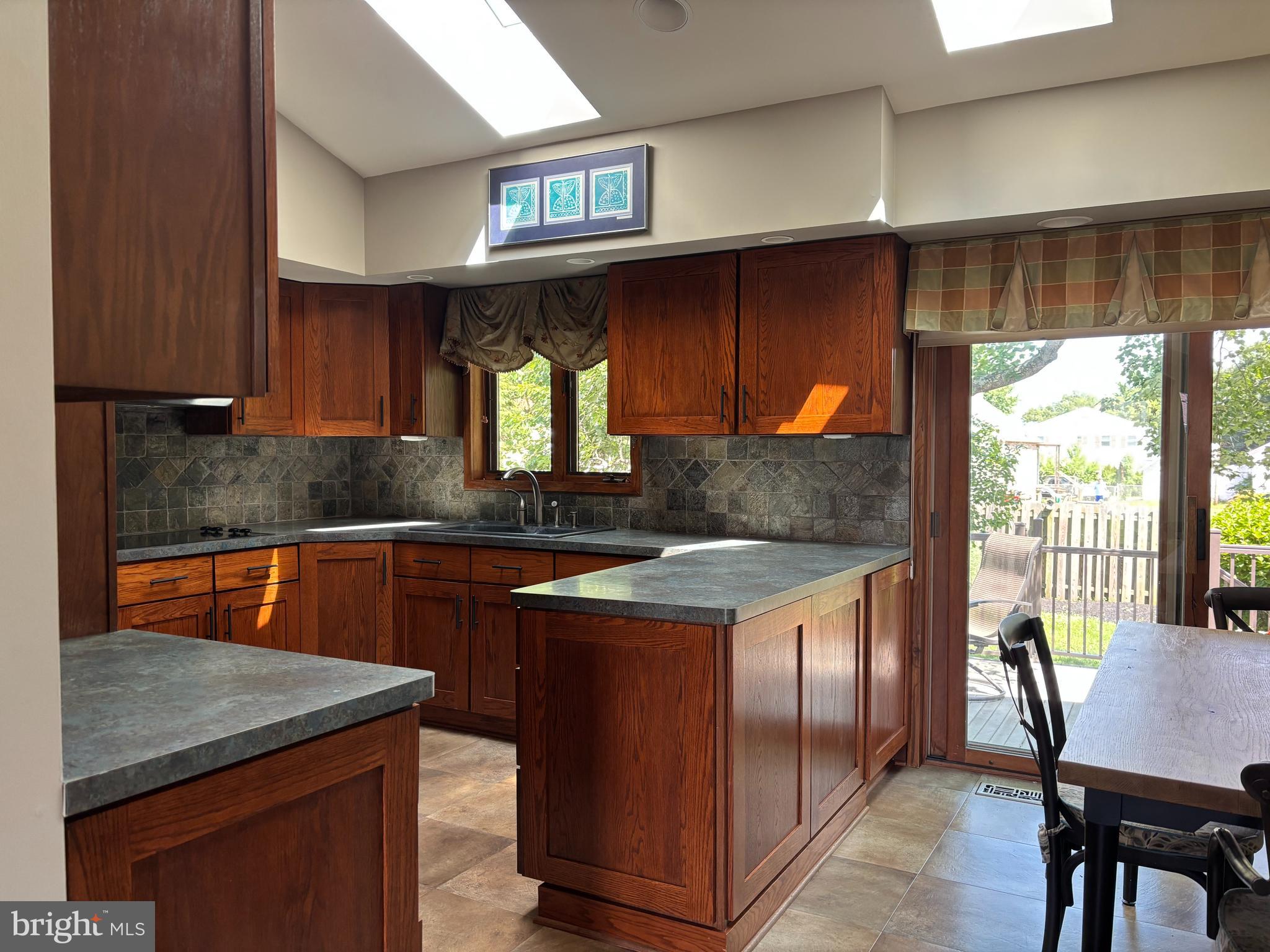 NORRISTOWN - Residential