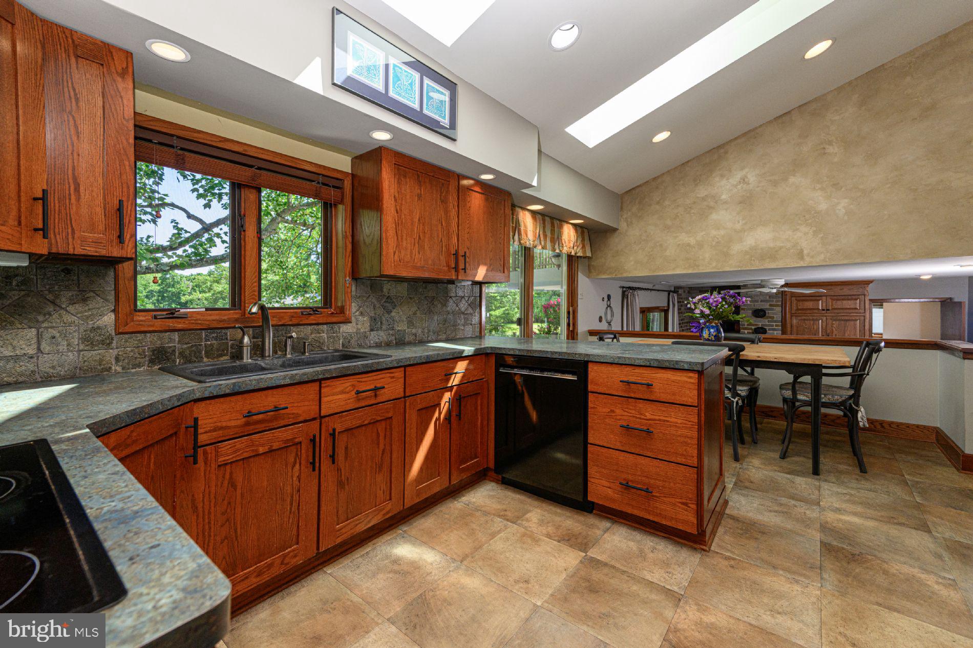 NORRISTOWN - Residential