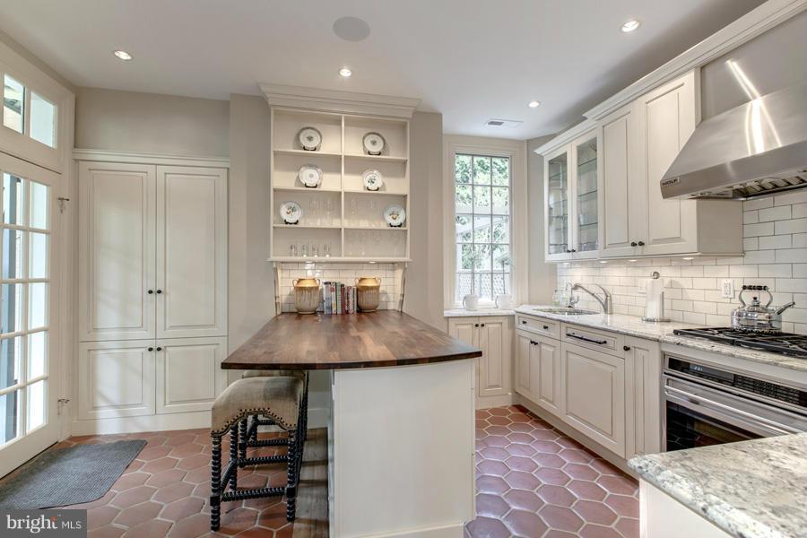 GEORGETOWN - Residential