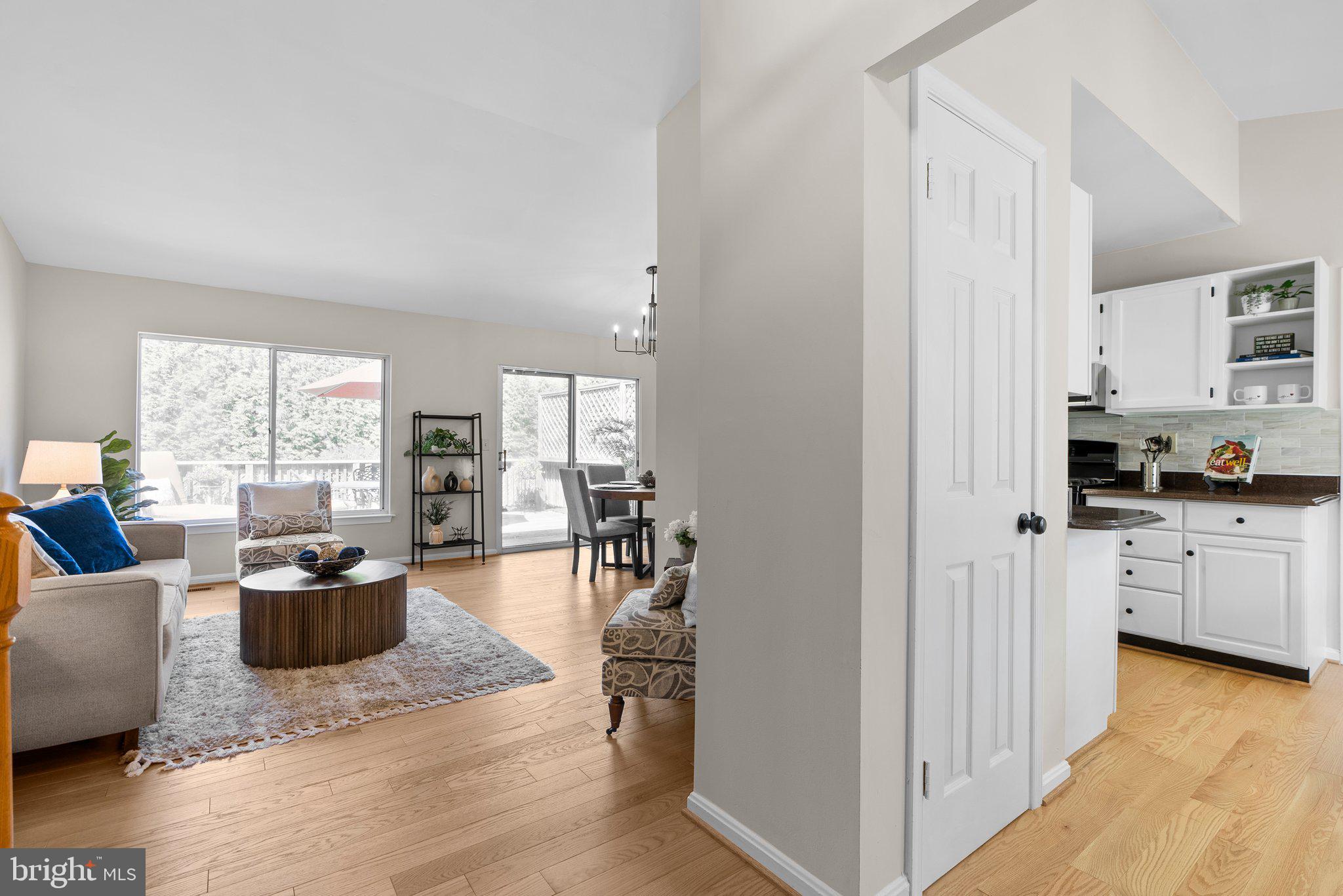WILLIAMSBURG VILLAGE - Residential