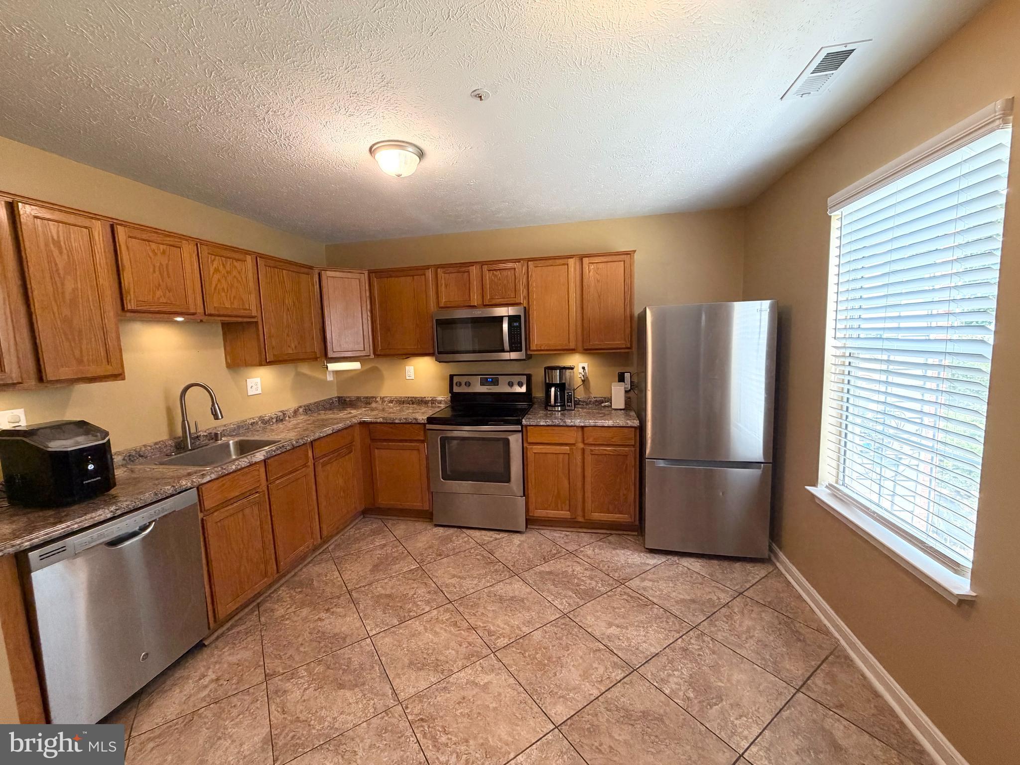 WESTBURY - Residential