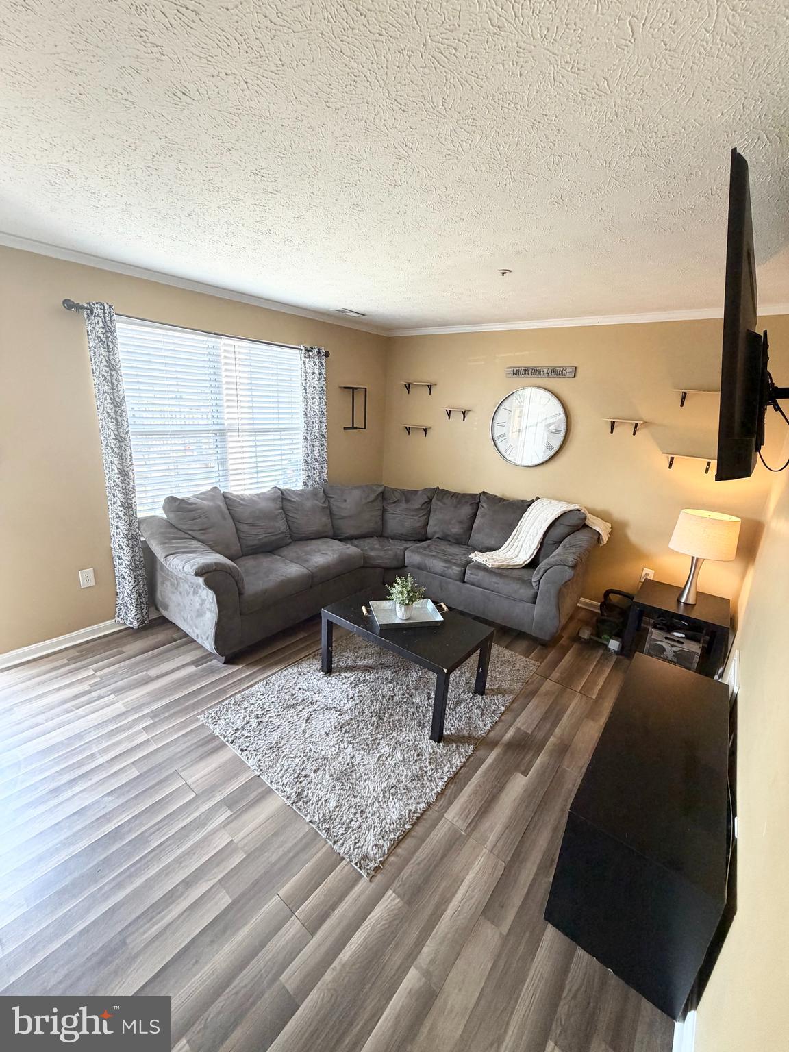 WESTBURY - Residential