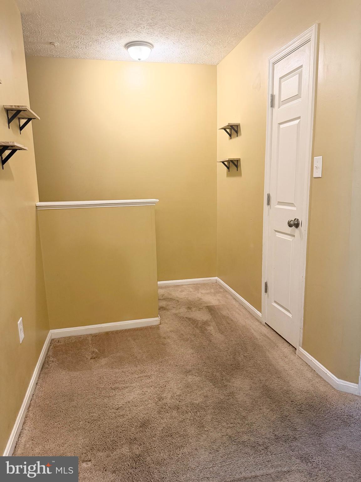WESTBURY - Residential