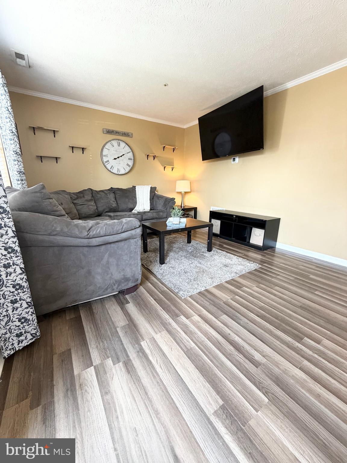 WESTBURY - Residential