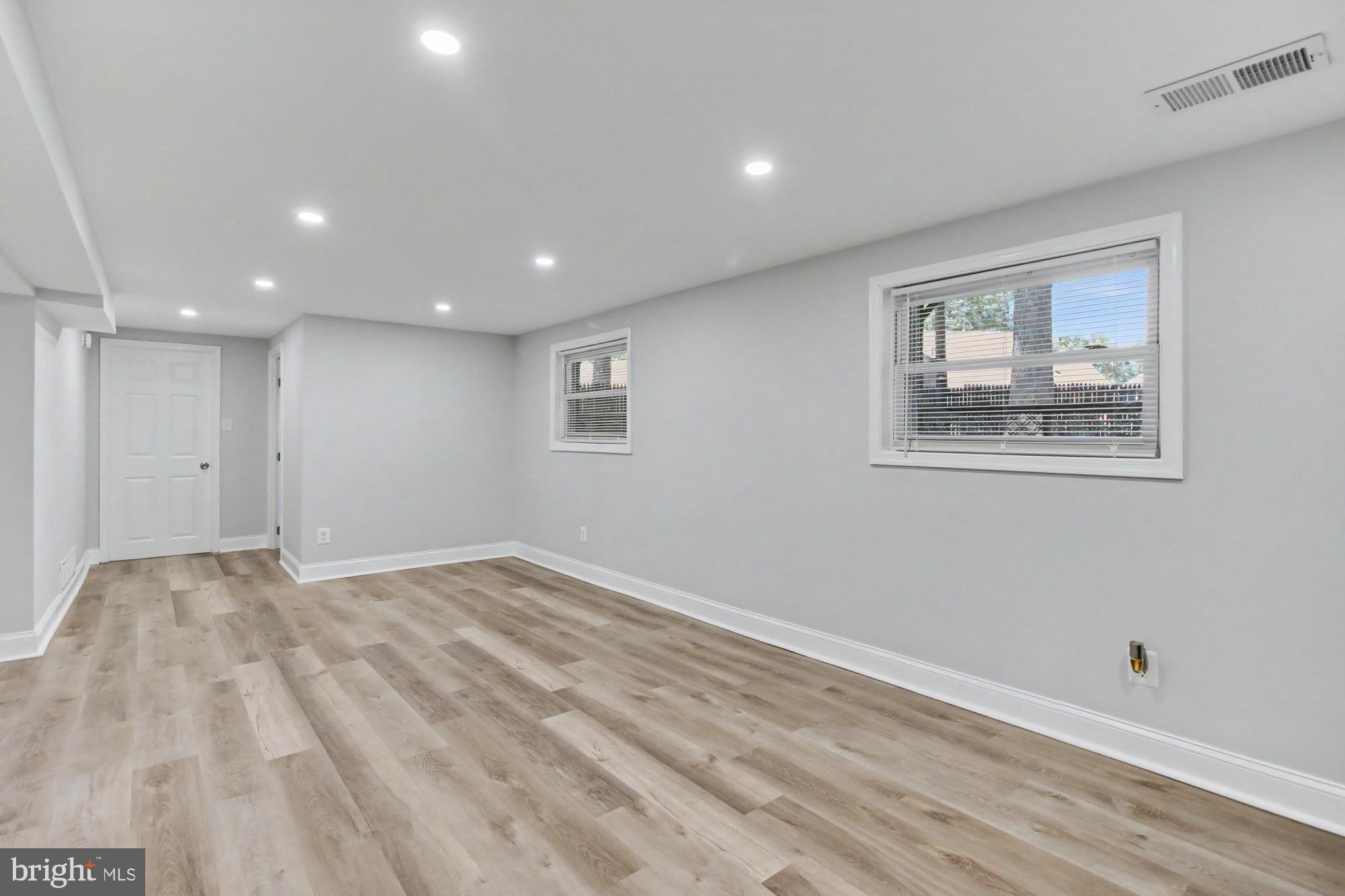 CARROLLWOOD - Residential
