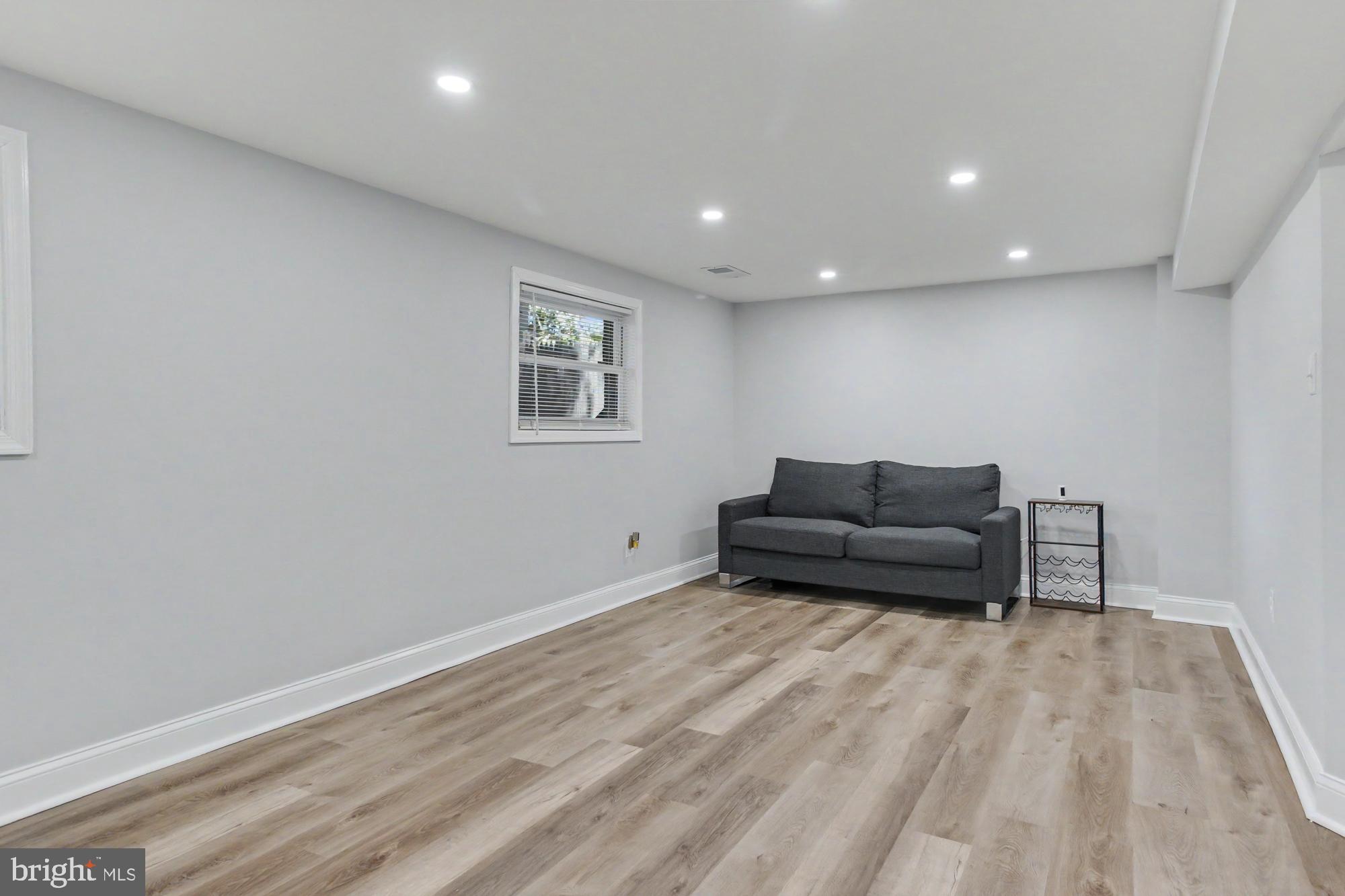 CARROLLWOOD - Residential