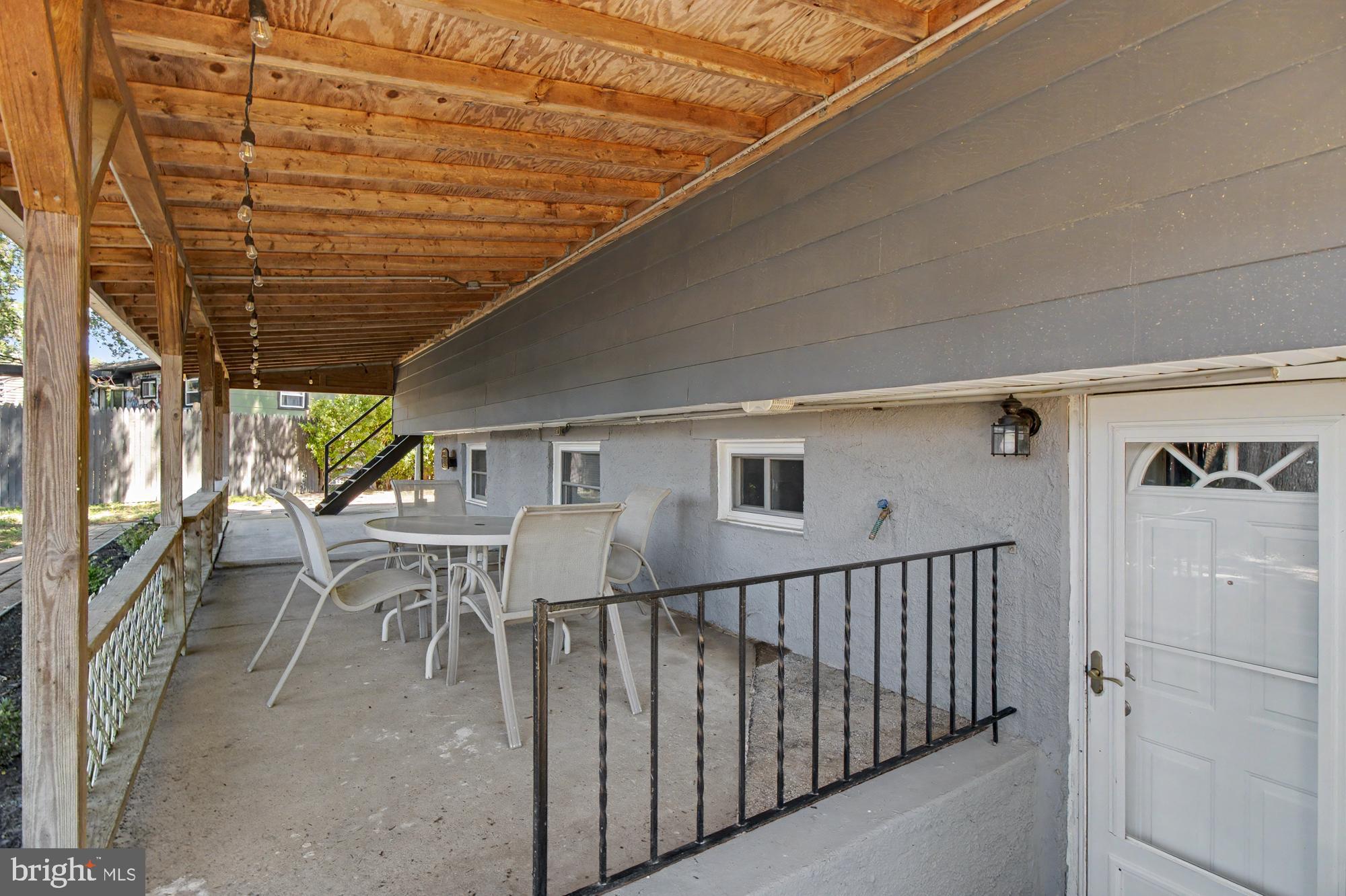 CARROLLWOOD - Residential