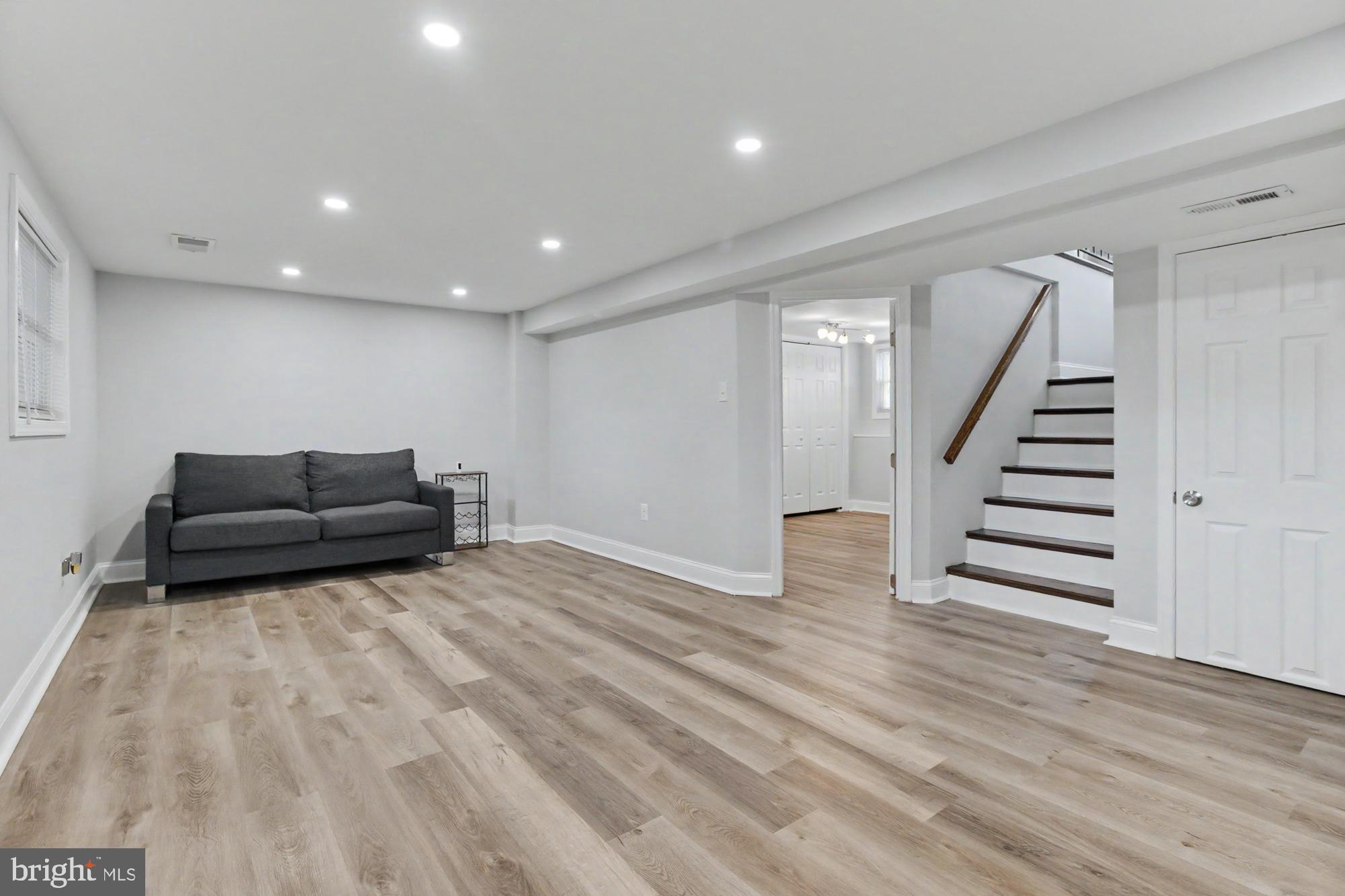 CARROLLWOOD - Residential