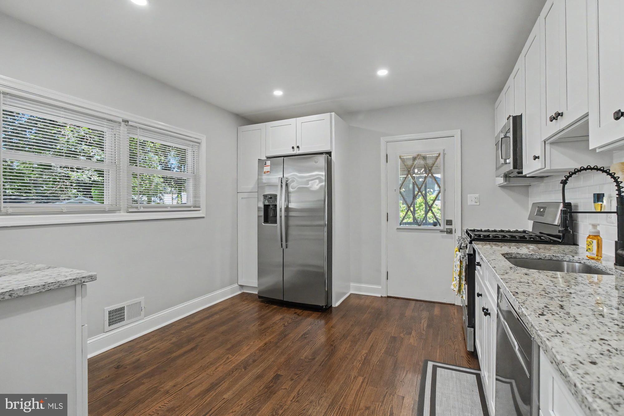 CARROLLWOOD - Residential