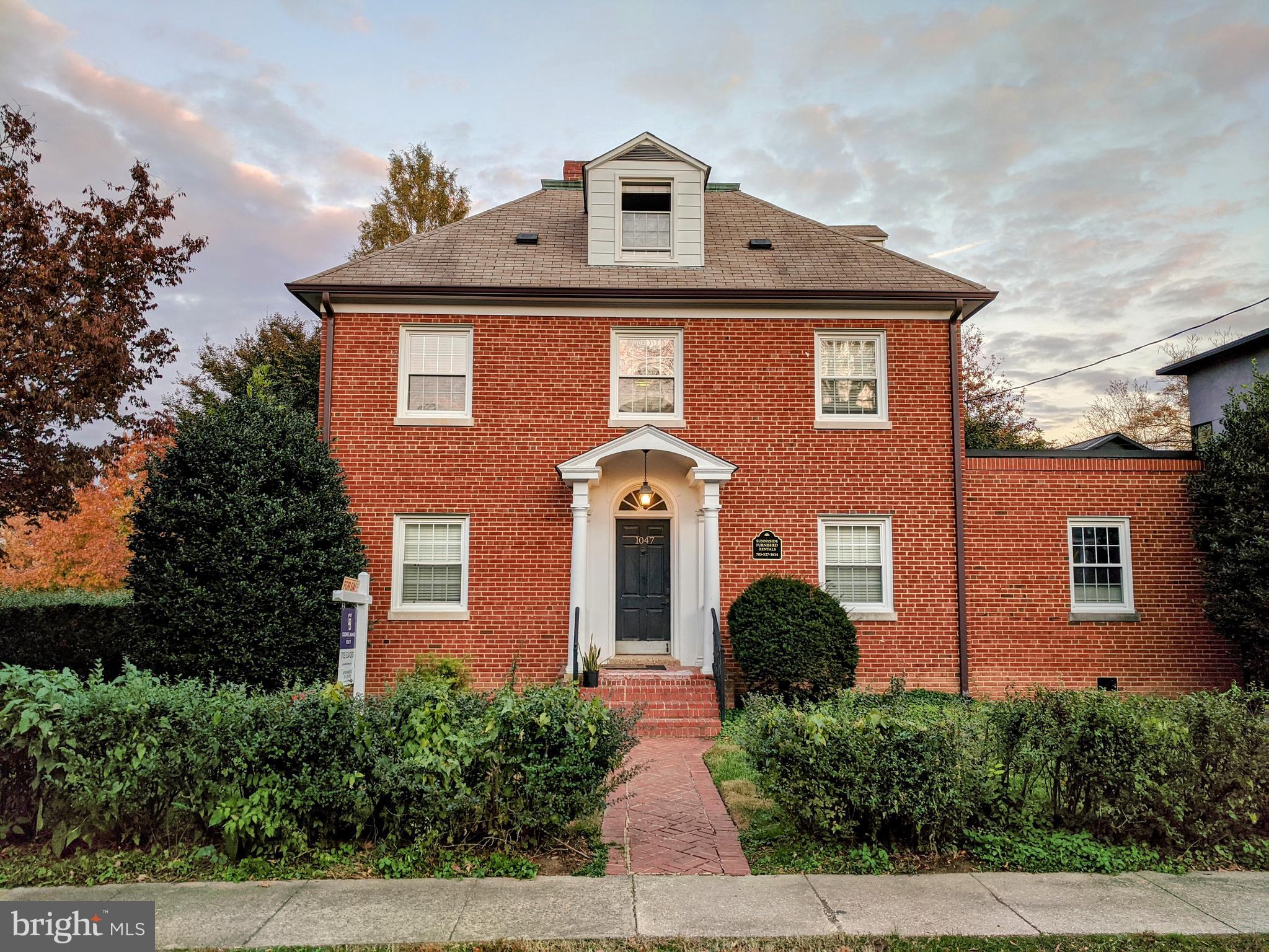 Exquisite multifamily property in Clarendon, just a few blocks away from the pulse of the Orange Line.  This stately property situated on nearly a quater-acre in the southeastern portion of hot and trendy Clarendon offers five 1-Bedroom apartments that generates $98.400 annually.  Plentiful off-street parking and a large backyard invites quality living among a backdrop of luxury single-family homes in a sophisticated nook of bustling Clarendon. All 5 units are fully leased.