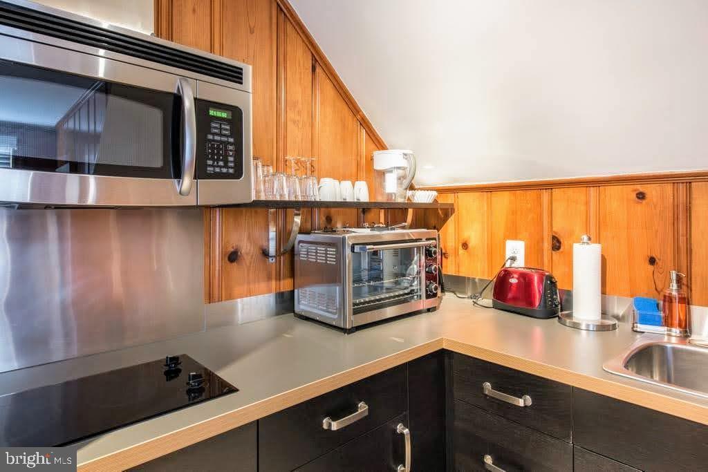 CLARENDON - Residential Income