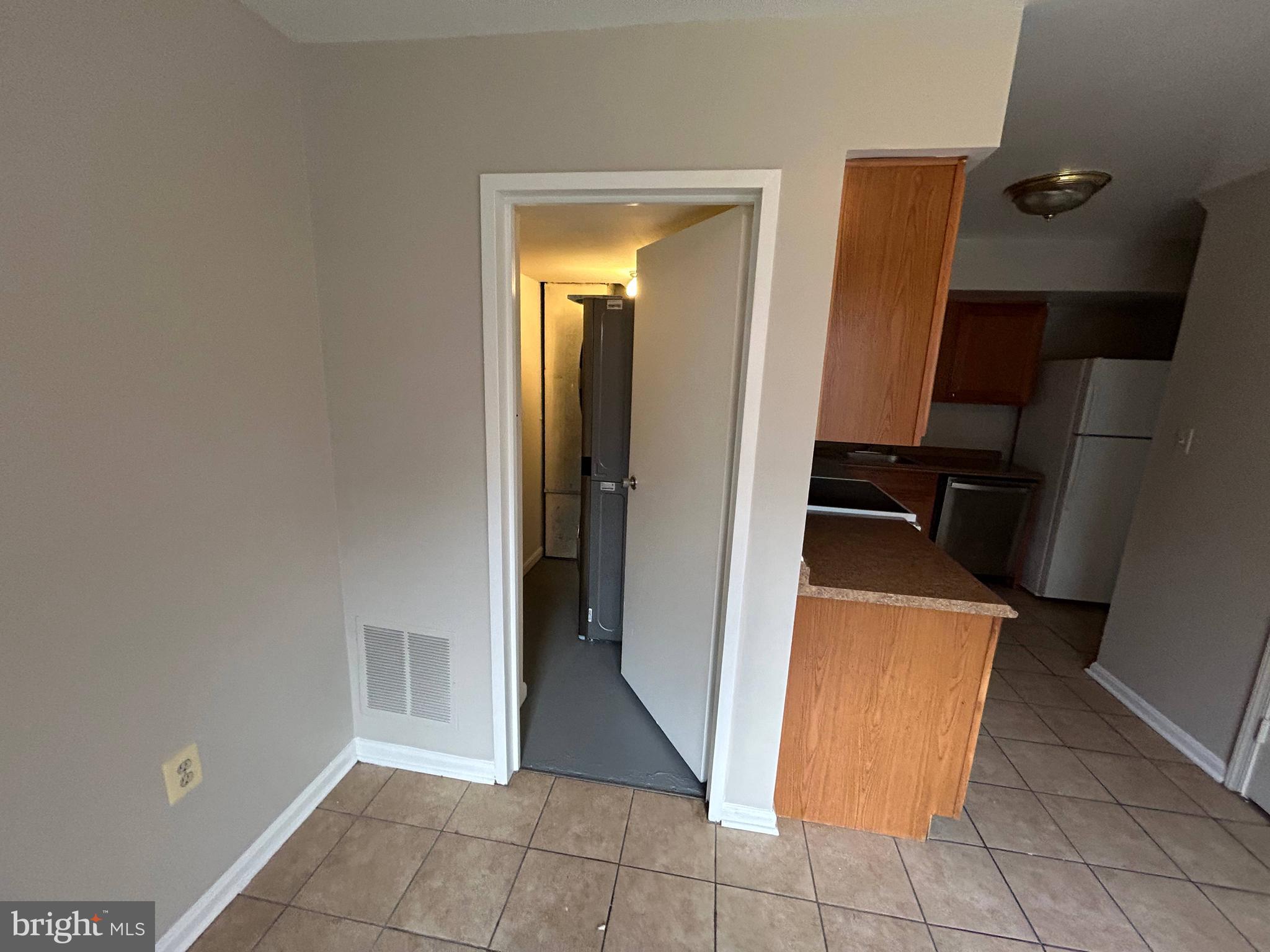 TERRACE TOWNHOUSES OF ANNANDALE - Residential Lease