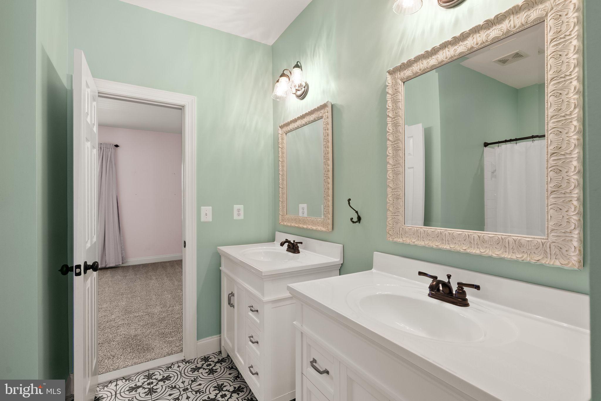 SOMMERS TIME FARM - Residential