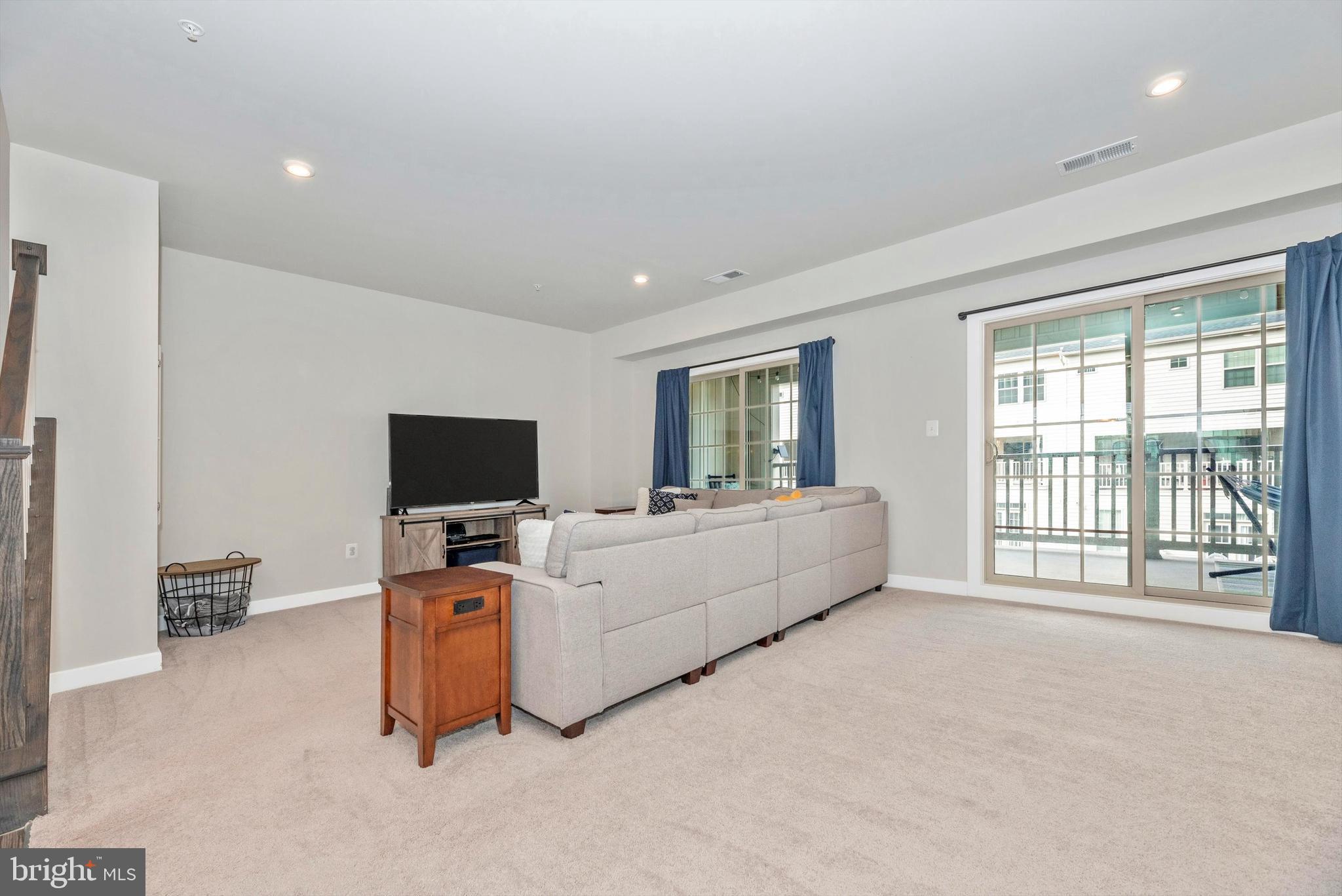 OAKDALE VILLAGE - Residential