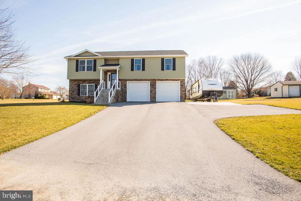 HILLVIEW ESTATES - Residential