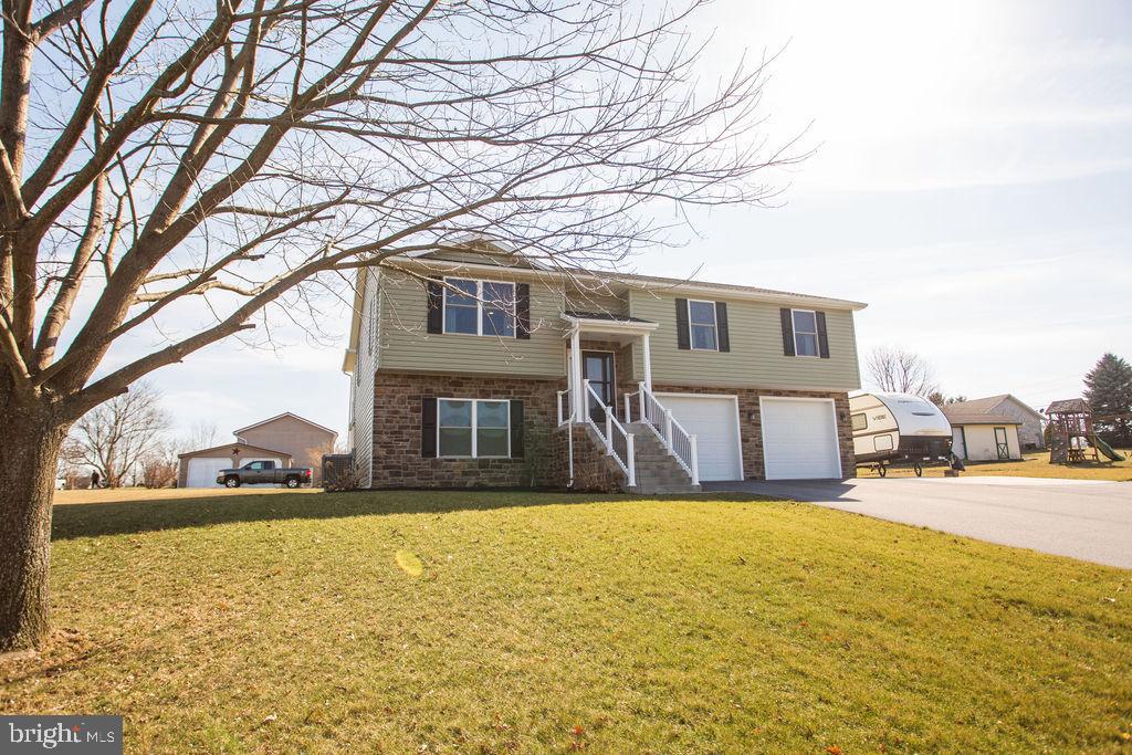 HILLVIEW ESTATES - Residential