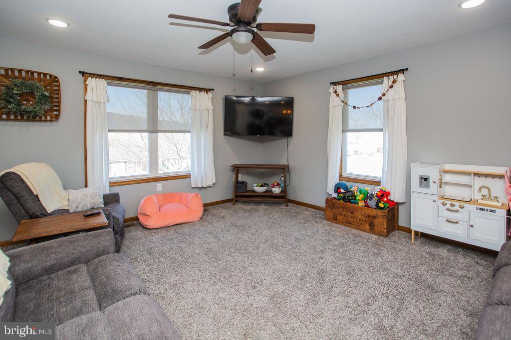 HILLVIEW ESTATES - Residential