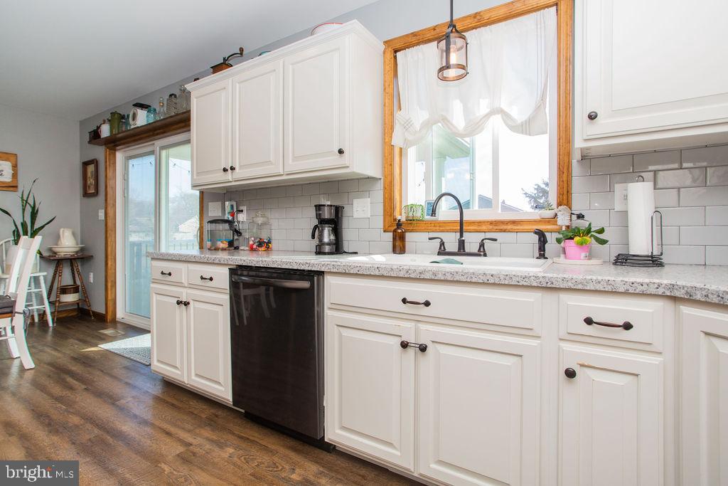 HILLVIEW ESTATES - Residential