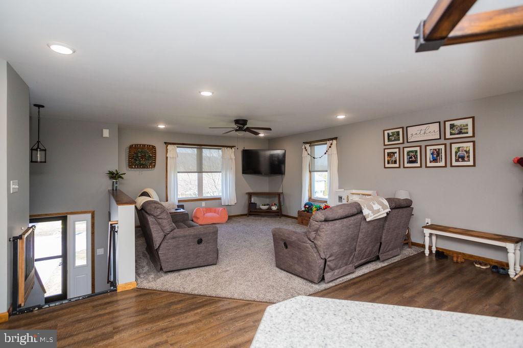 HILLVIEW ESTATES - Residential