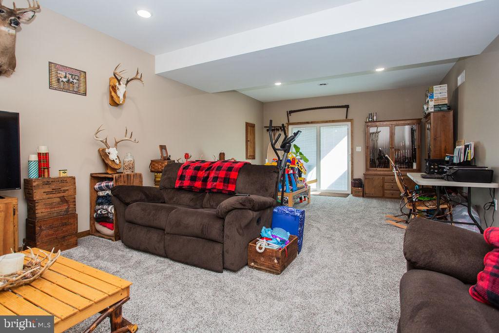HILLVIEW ESTATES - Residential