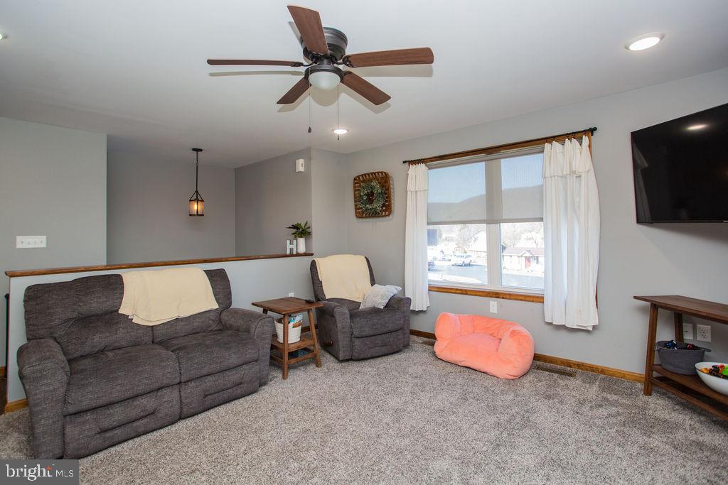 HILLVIEW ESTATES - Residential