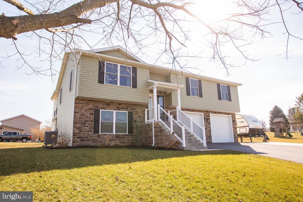 HILLVIEW ESTATES - Residential