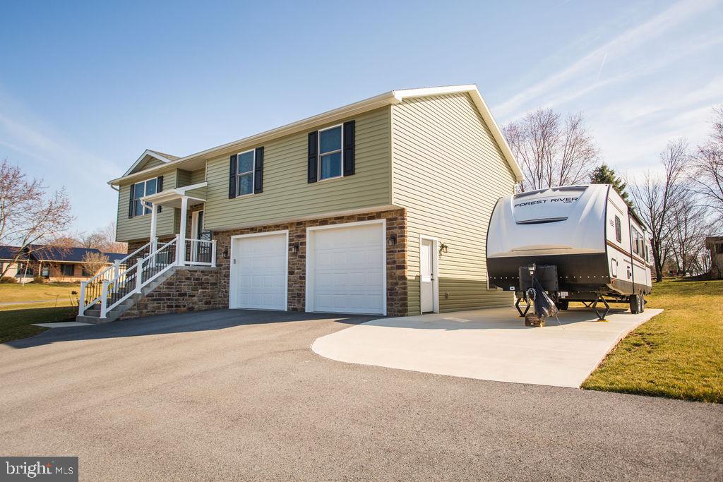 HILLVIEW ESTATES - Residential